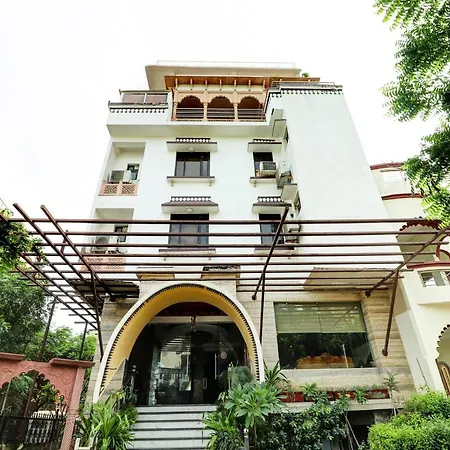 Oyo 22833 Laalmati Castle Hotel